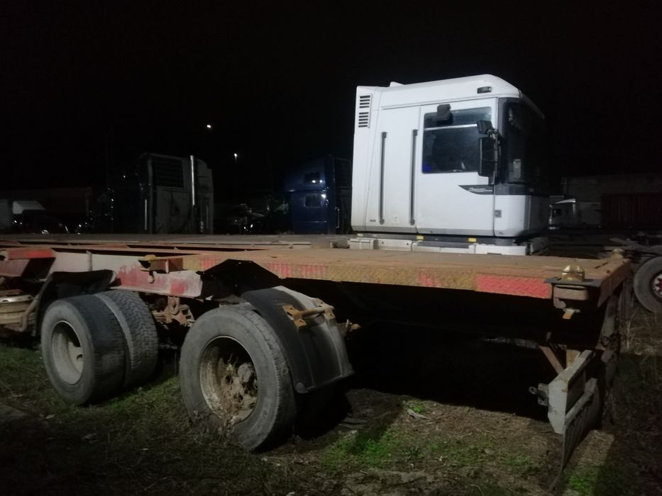 Полуприцеп контейнеровоз