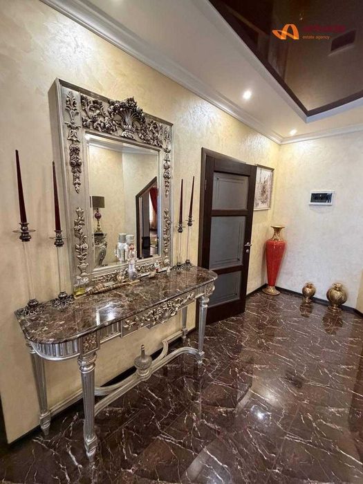 Просторий будинок із відпочинковим комплексом. Продаж