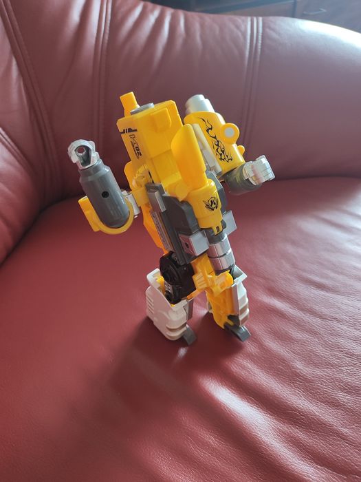 Пистолет-трансформер-робот