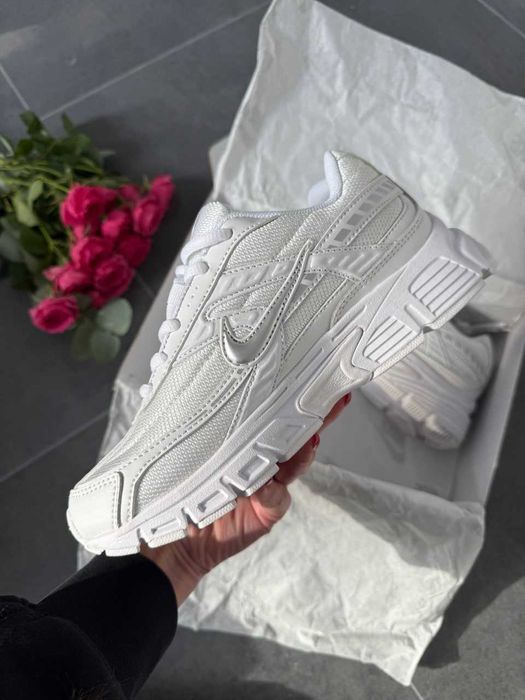 Жіночі кросівки Nike Initiator білі | женские кроссовки Nike Initiator