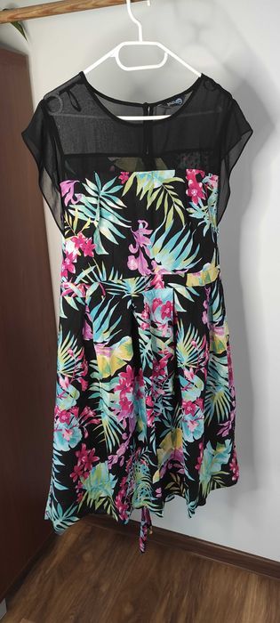 Kolorowa letnia sukienka w rozm. 44 w soczyste kolory. Super stan.