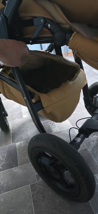 Продам коляску TAKO 2 в 1  кроватка и люлька