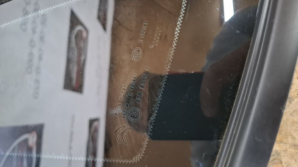 Скло кузова Citroen c4 b7 форточка задня Citroën c4 b7