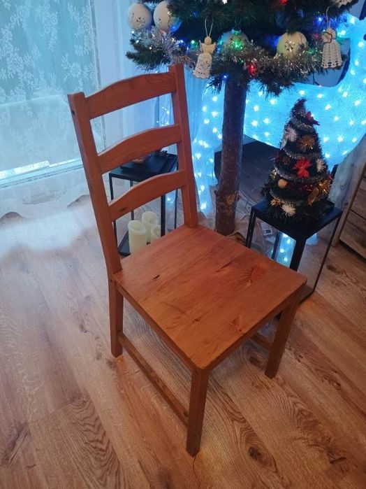 Krzesła drewniane