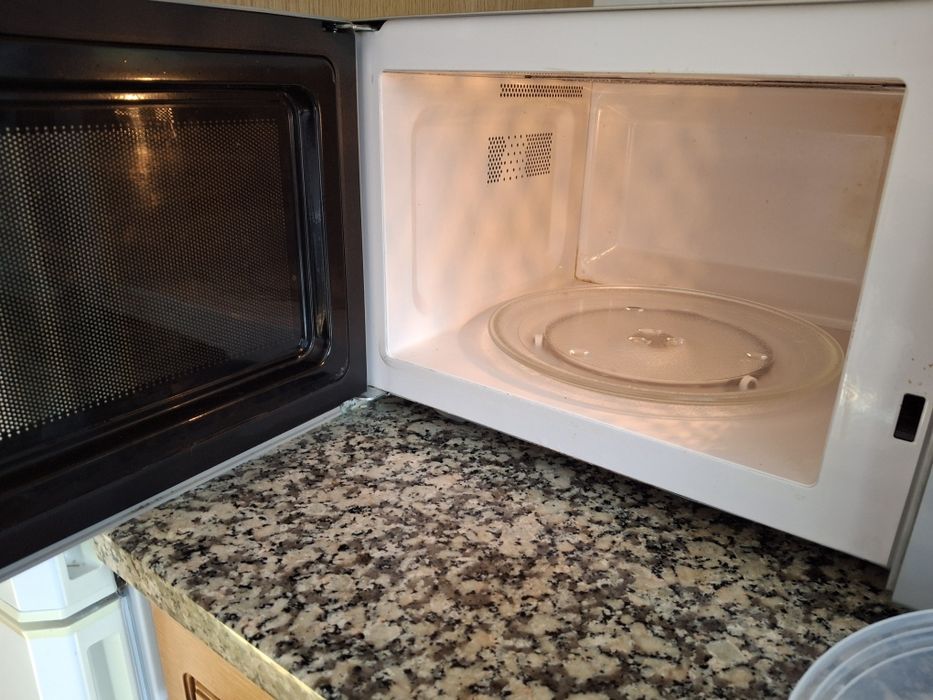 Microondas e griller teka