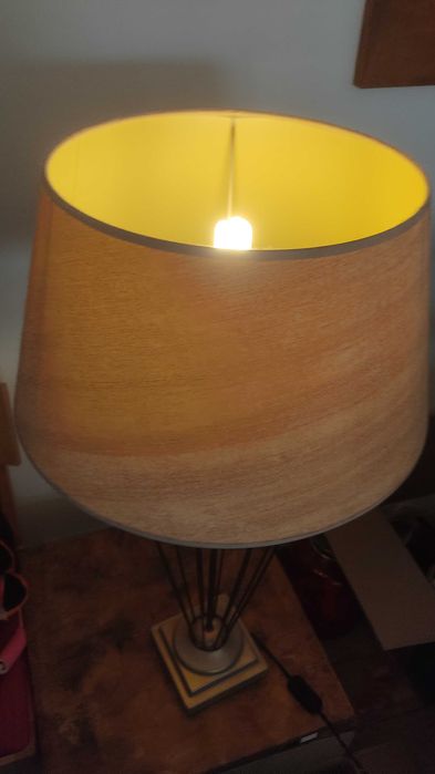 PARA DESOCUPAR: Candeeiro de mesa/secretária grande