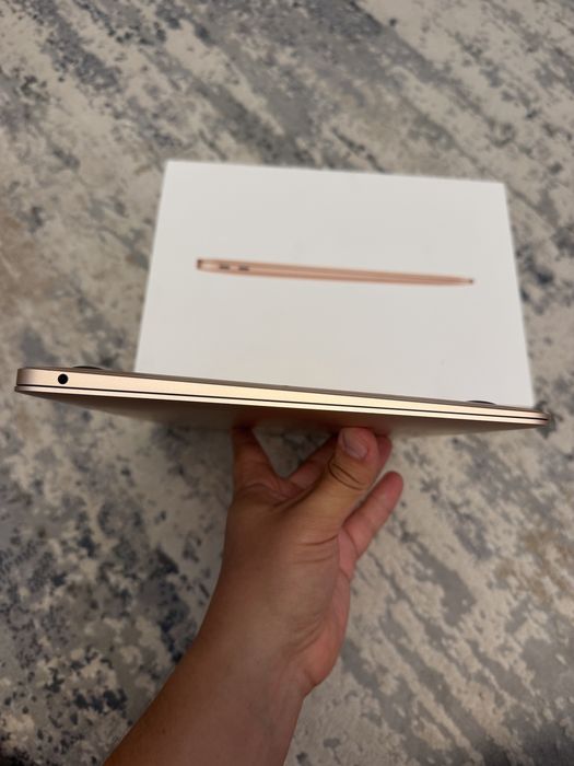 MacBook Air 2019 8/256gb