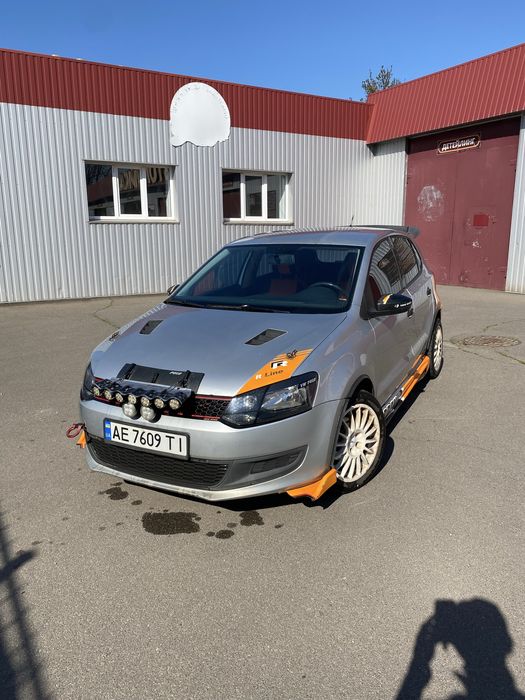WV Polo 1.4 хатчбек чіпована в стилі раллі