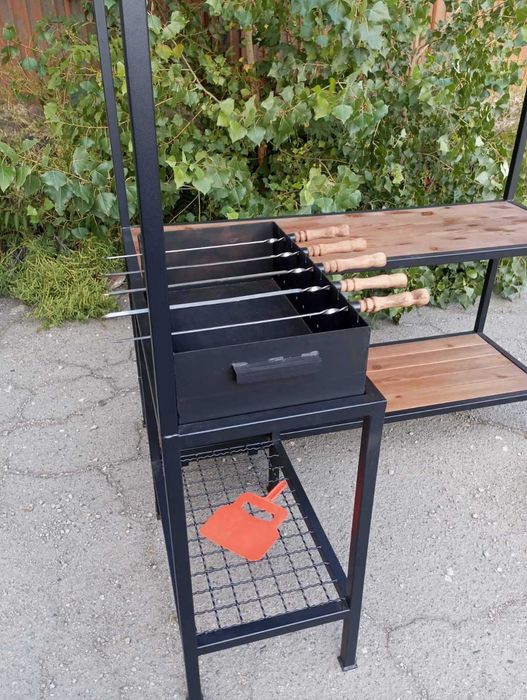 Мангал LOFT стаціонарний з навісом, дровницею  Обідня BBQ зона із мангалом (11 пазів)