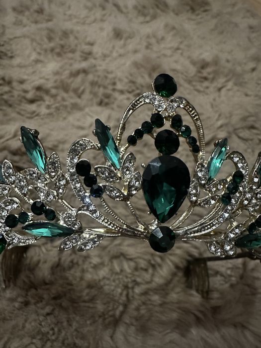 Тіара діадема з зеленими камінцями