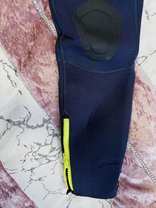 Roupa de surf Olaian 11-14 anos, ótimo estado