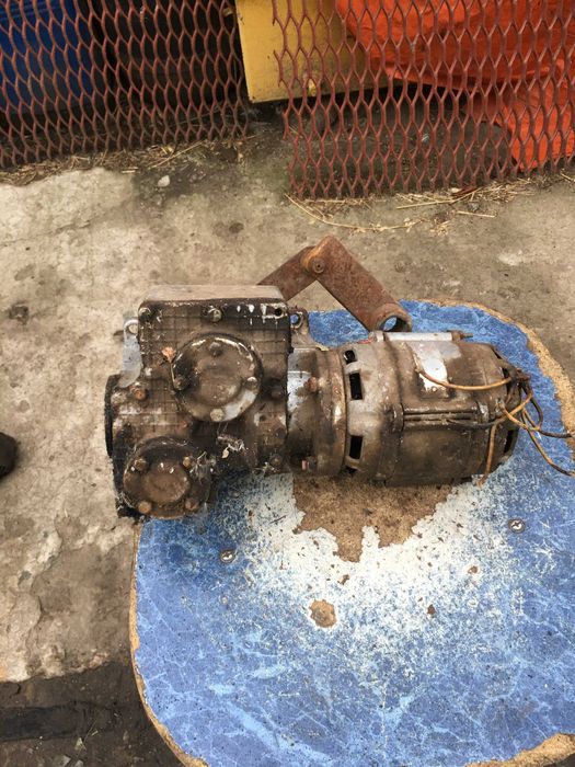 Редуктор с двигателем мотором редуктор слайсера дровокола идеал СССР