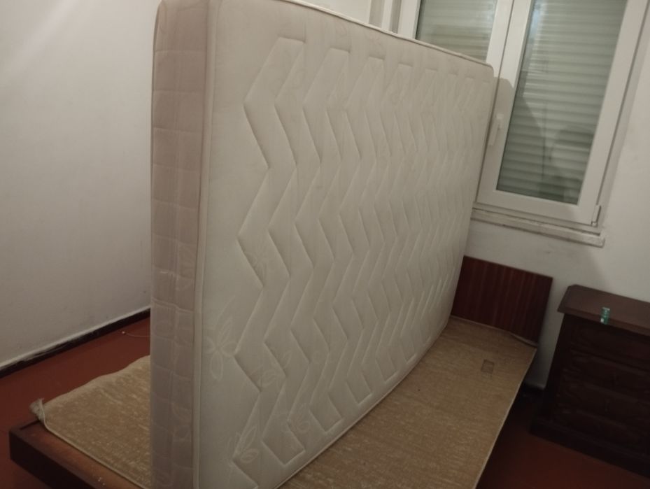 Colchão Usado em bom estado.