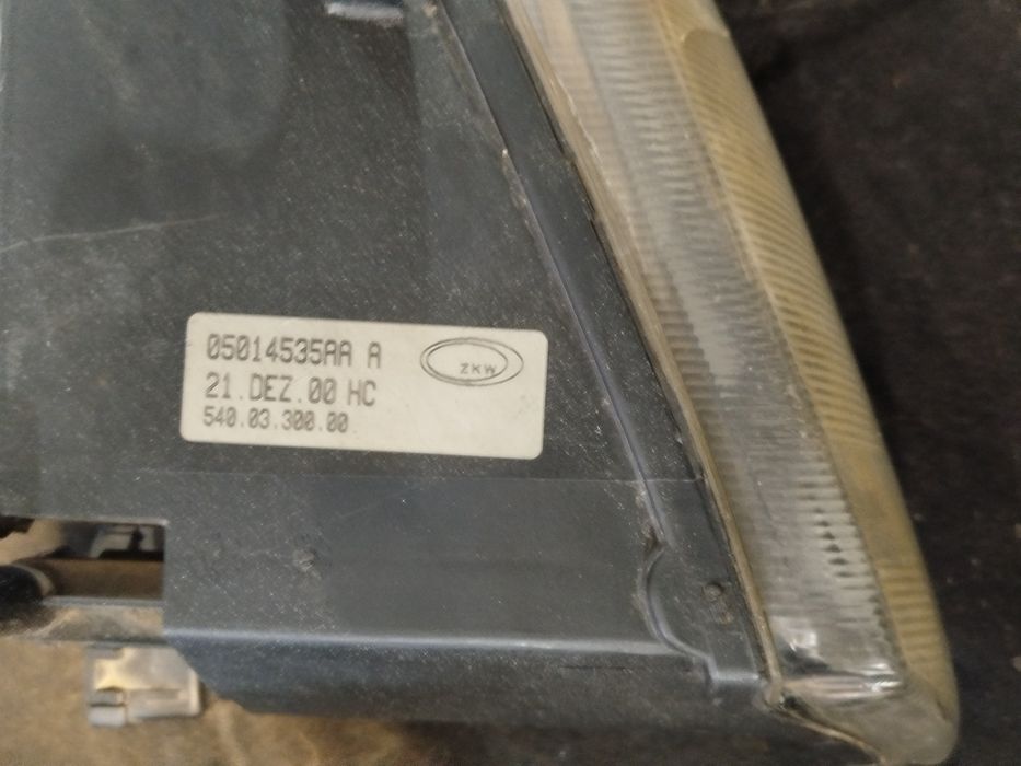 Продам фари chrysler voyager 3