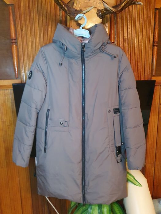 Продам пуховик в гарному стані,майж нов 54 р шир 118 -120см довж90см