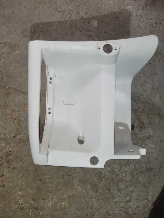 Stopnica , Stopień lewy Renault  Gama T