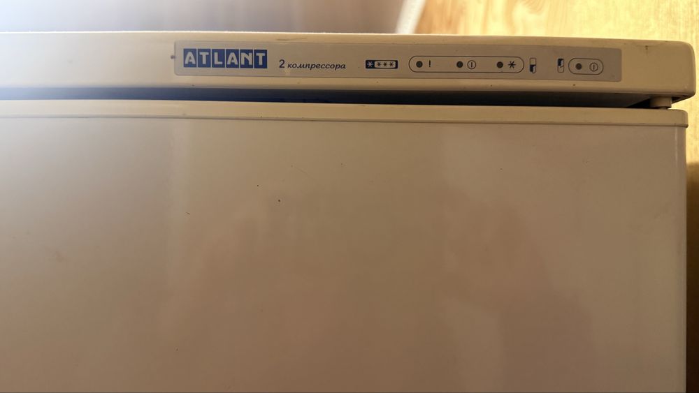 Продам холодильник Атлант