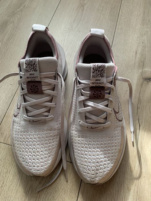 Продам кросівки Nike 40 р.