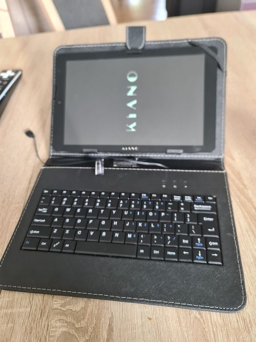 Tablet 10 cali kiano plus klawiatura i etui