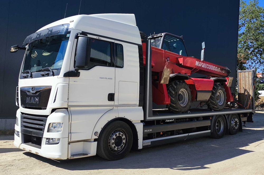 Transporte de máquinas até 17 ton em camião curto de 3 eixos