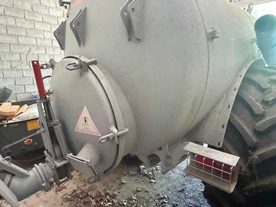 Pichon Beczka Wóz asenizacyjny 12000L