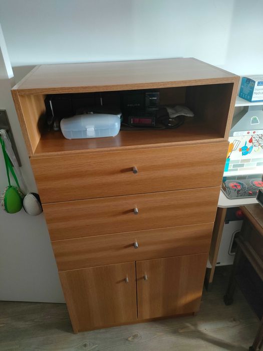 Vendo Camiseiro em bom estado