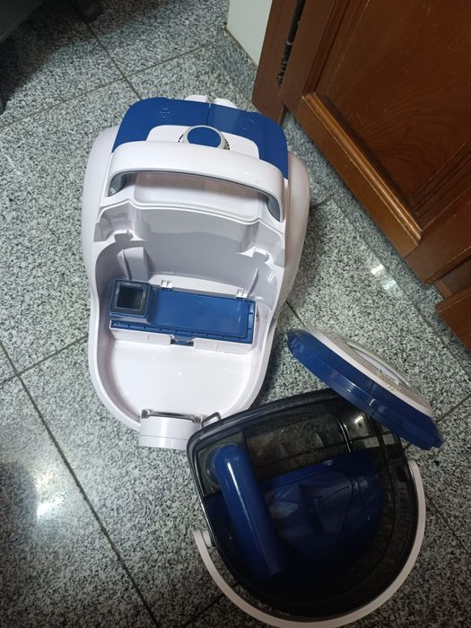 Aspirador UFESA a água