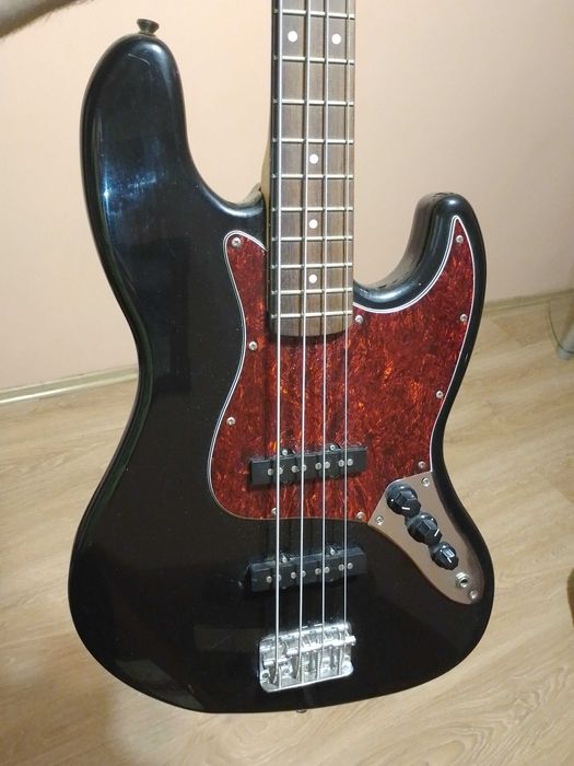 Бас гитара KRUZER