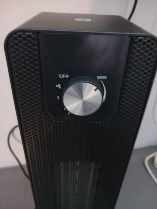Czarny wentylator grzewczy 
TCP 2000W