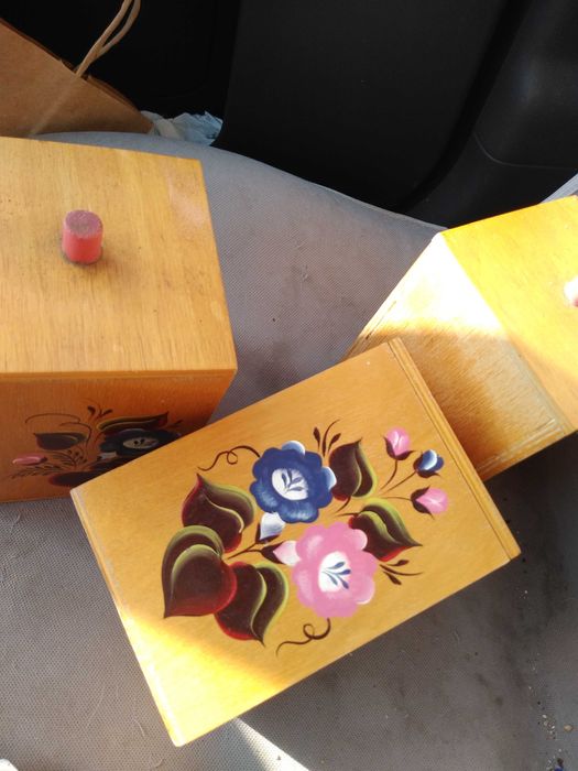 Słodkie Drewniane pojemniki na zioła, przyprawy z PRL-u rzadkie