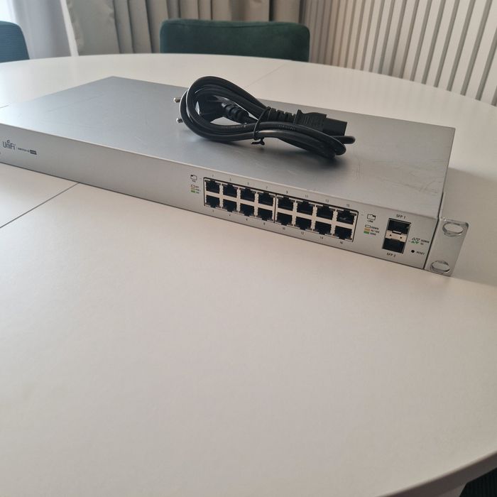 Switch Ubiquiti US 16 150W PoE
