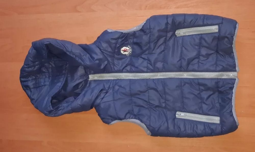 Дитяча безрукавка на 2-4 роки