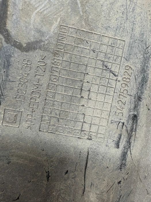 Opel Meriva a corsa d osłona silnika dolna prawa