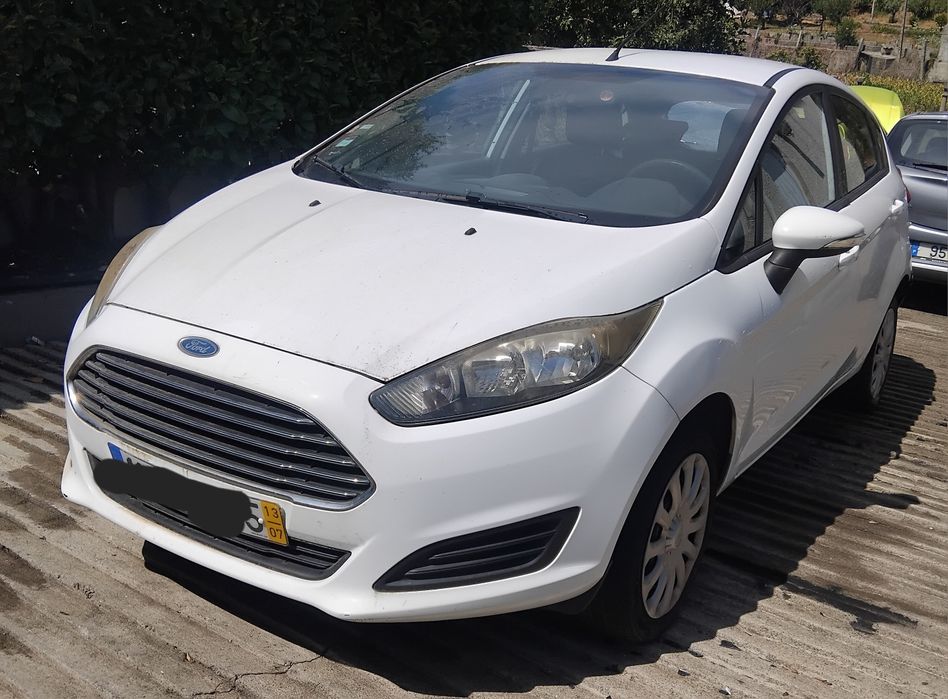 Vendo ford fiesta VI  1.5 tdci de 2013 nacional  acidentado salvado