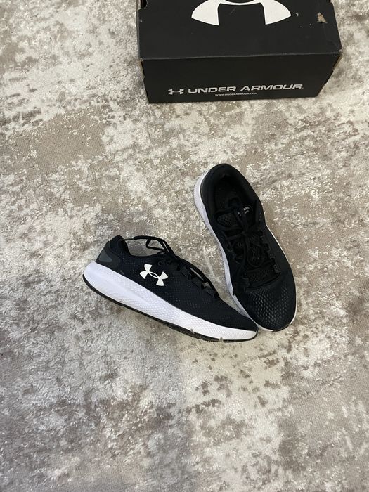 Кросівки чорні жіночі