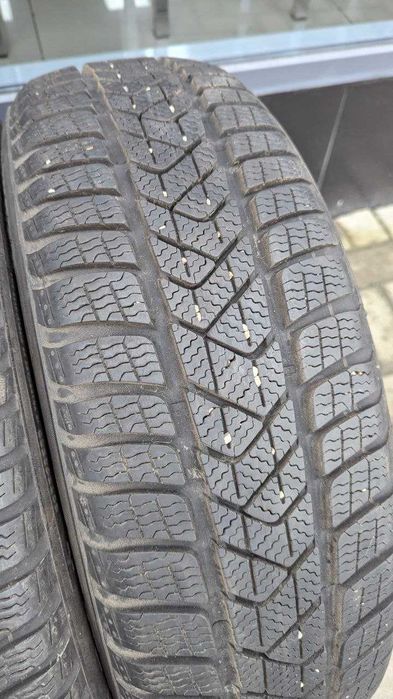 Шини 205/60 R17 93H Pirelli Sottozero 3