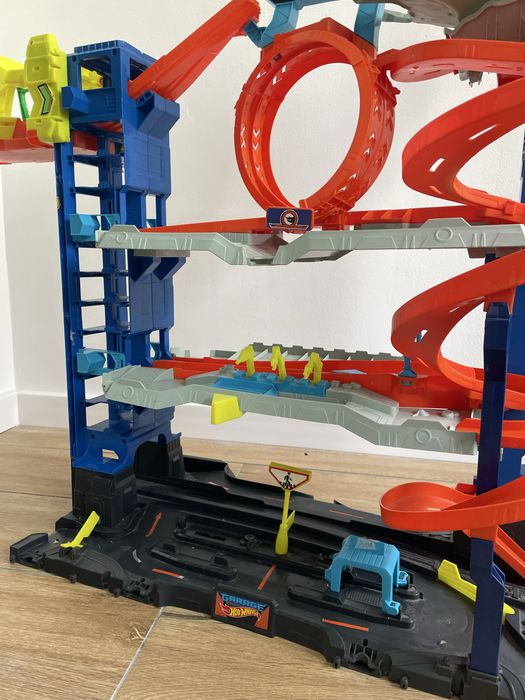 garaż Hot Wheels Ultimate Garage.