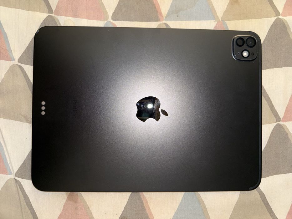 Apple Ipad pro 2024 + pencil pro + 2 capas