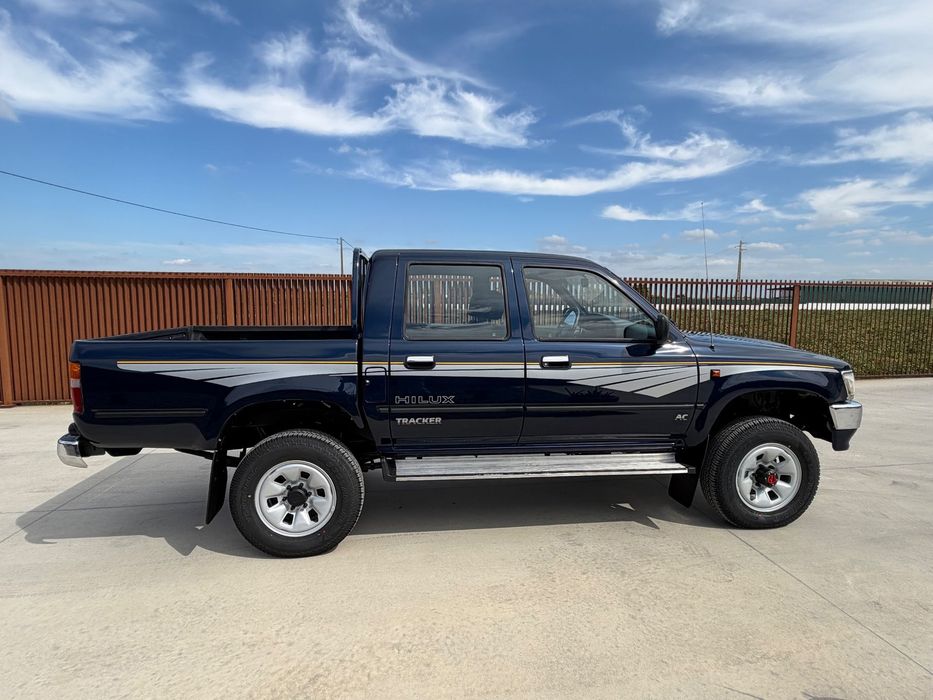 Toyota Hilux 2.4 D LN145LPT Cab Dupla