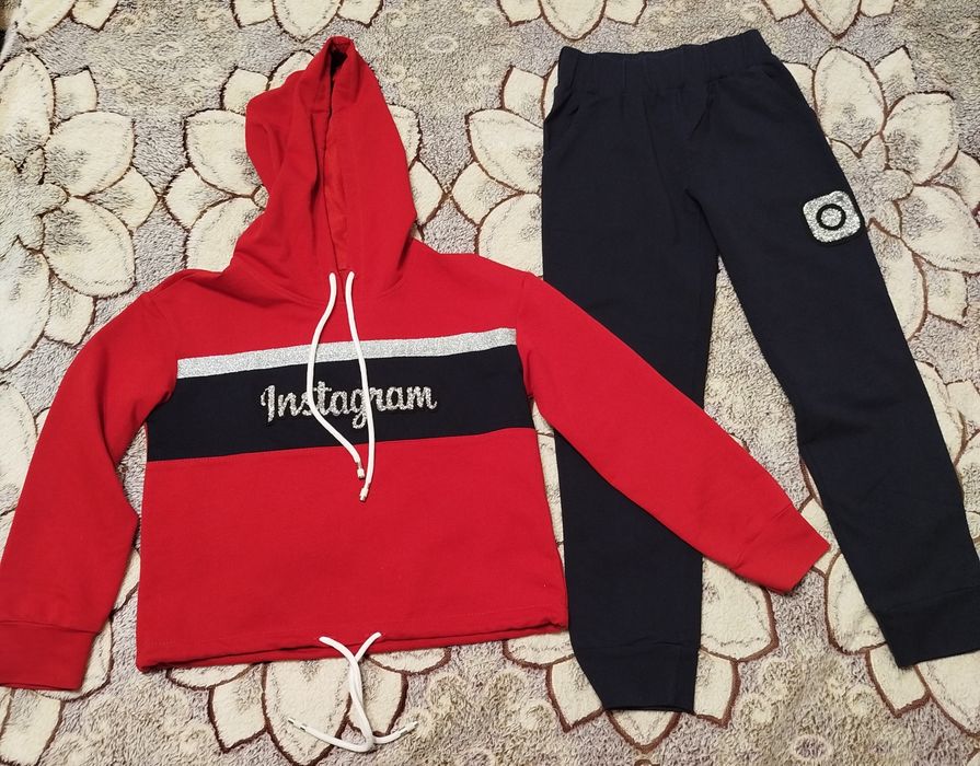 Светри  для дівчинки