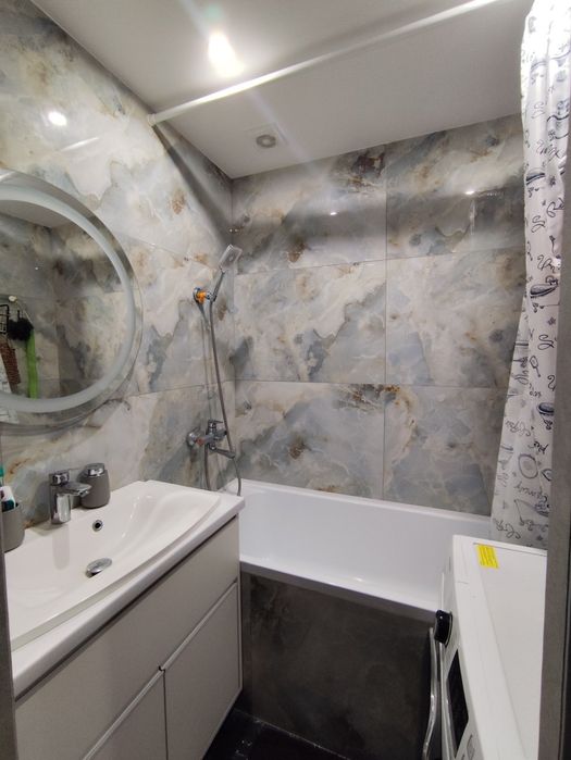 Продаж двокімнатної квартири  смт. Озерне