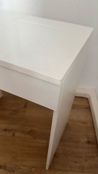 Toaletka z lustrem
