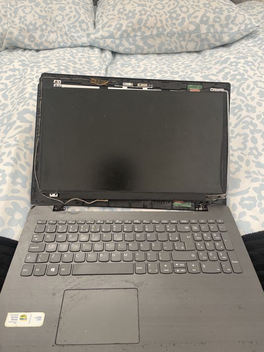 Lenovo IDEAPAD a funcionar64729897317251121