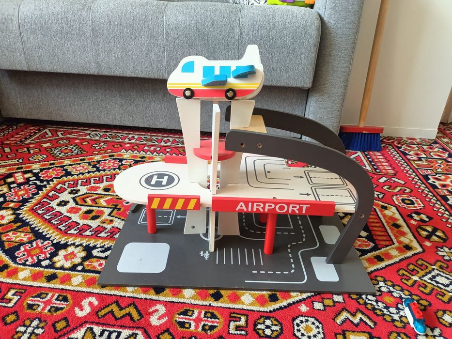 Lotnisko zabawka drewniana