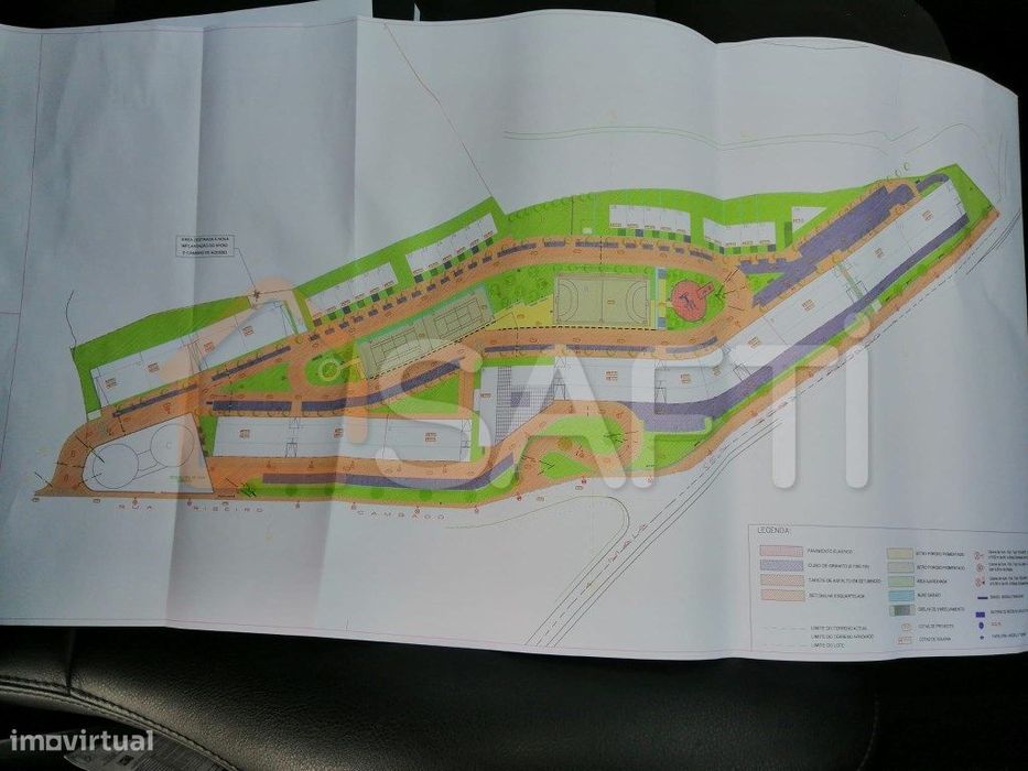 Porto / Gondomar - Terreno urbano com 51.100m2