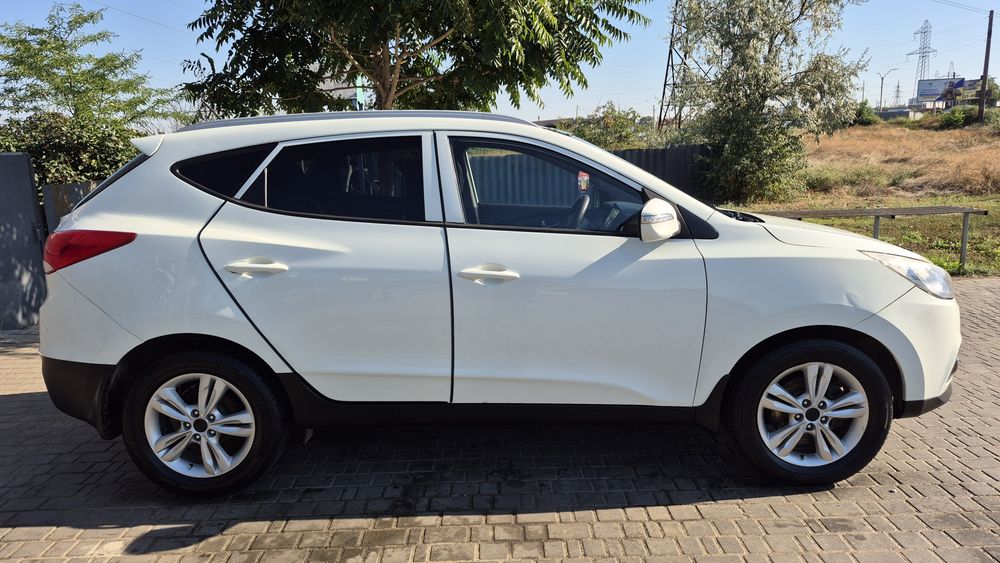 Hyundai TUCSON 2011року