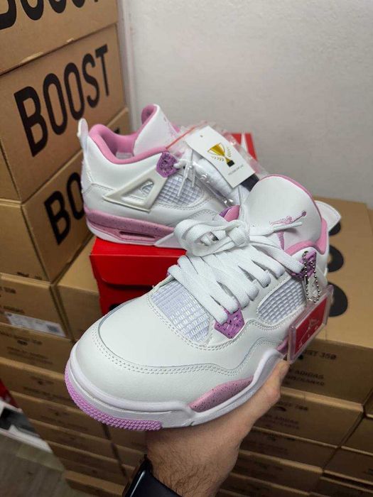 Женские кроссовки Nike Jordan 4 "White/Pink Oreo" 36-40