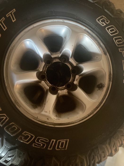 Продаю шини з дисками R15 Cooper Discoverer