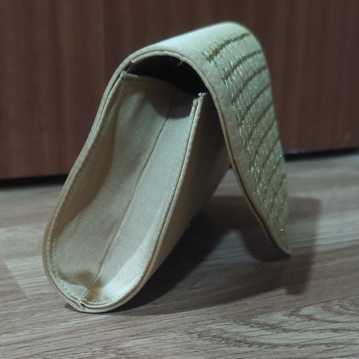 Pochete Dourada para Festas e Cerimónias (Mulher)