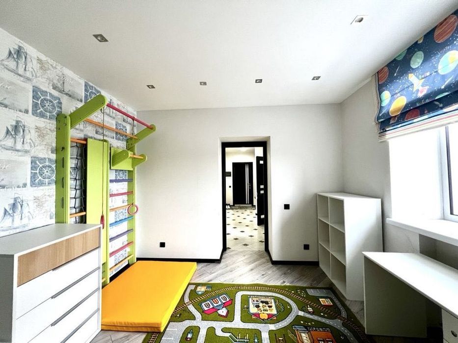 Продаж 3-кімнатної квартири з ремонтом!